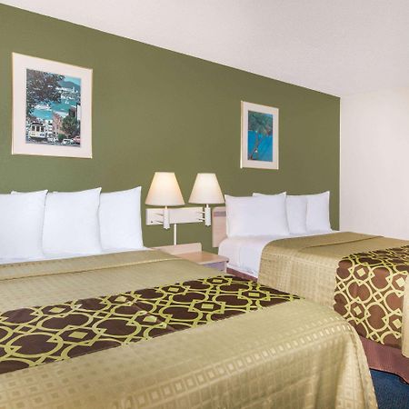 Travelodge By Wyndham Los Banos Ca Εξωτερικό φωτογραφία