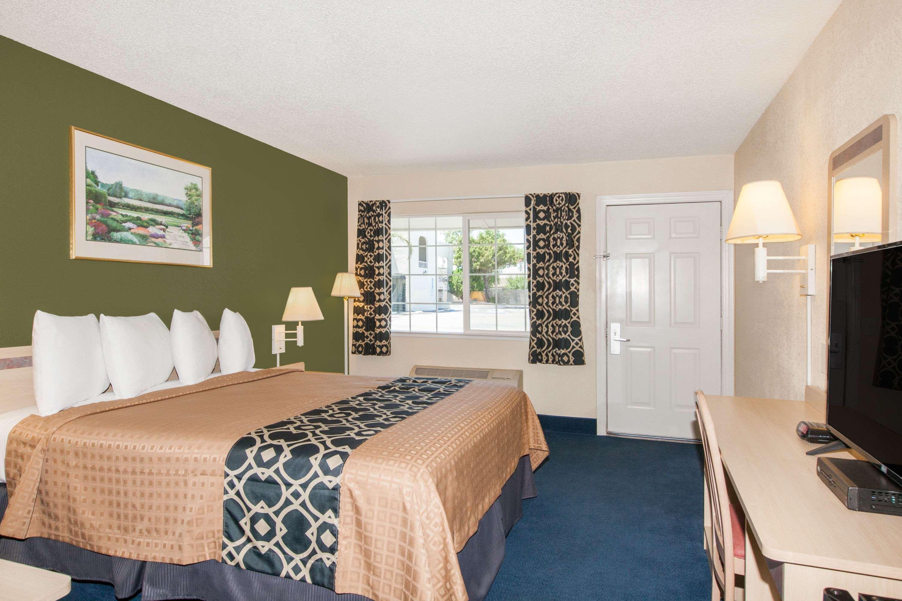 Travelodge By Wyndham Los Banos Ca Εξωτερικό φωτογραφία