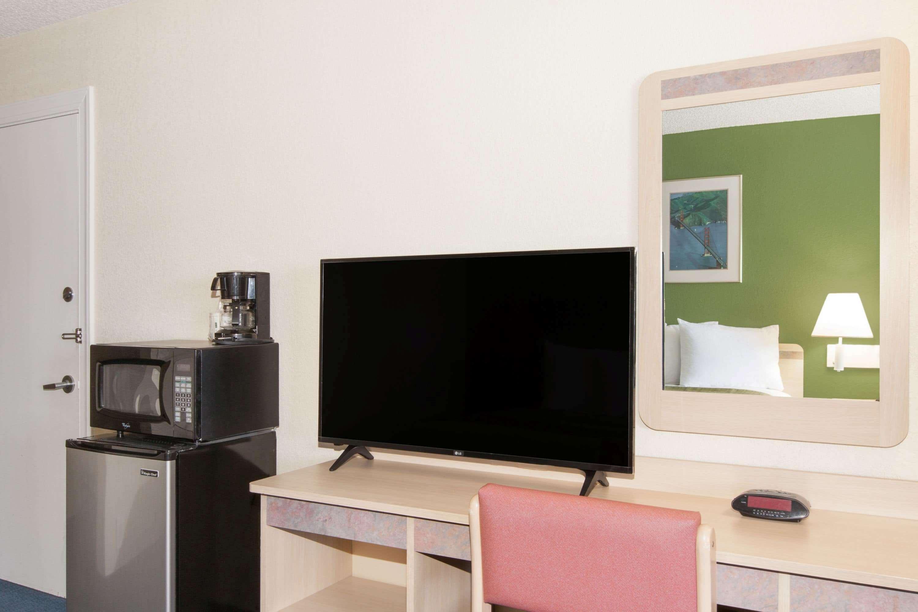 Travelodge By Wyndham Los Banos Ca Εξωτερικό φωτογραφία