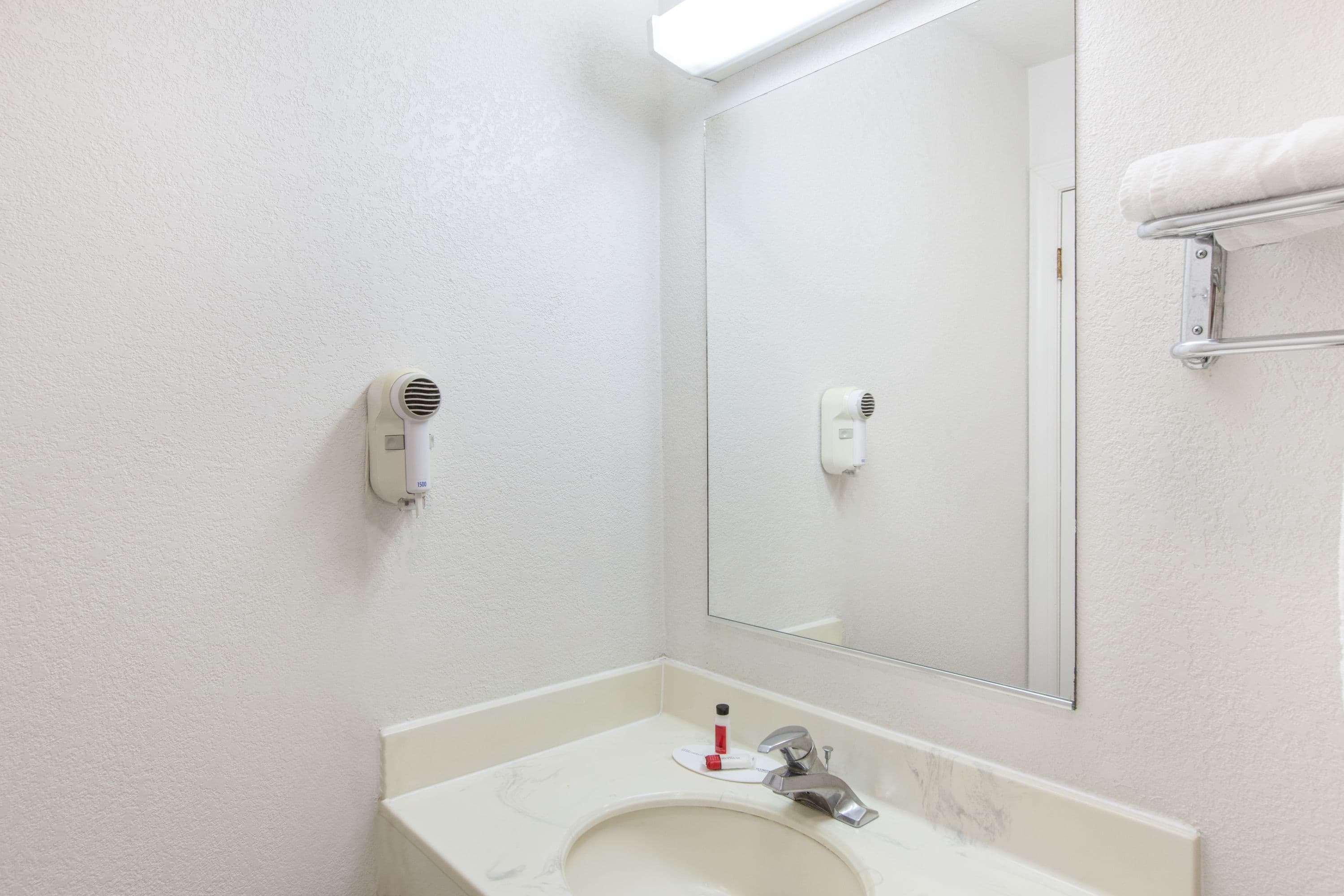 Travelodge By Wyndham Los Banos Ca Εξωτερικό φωτογραφία