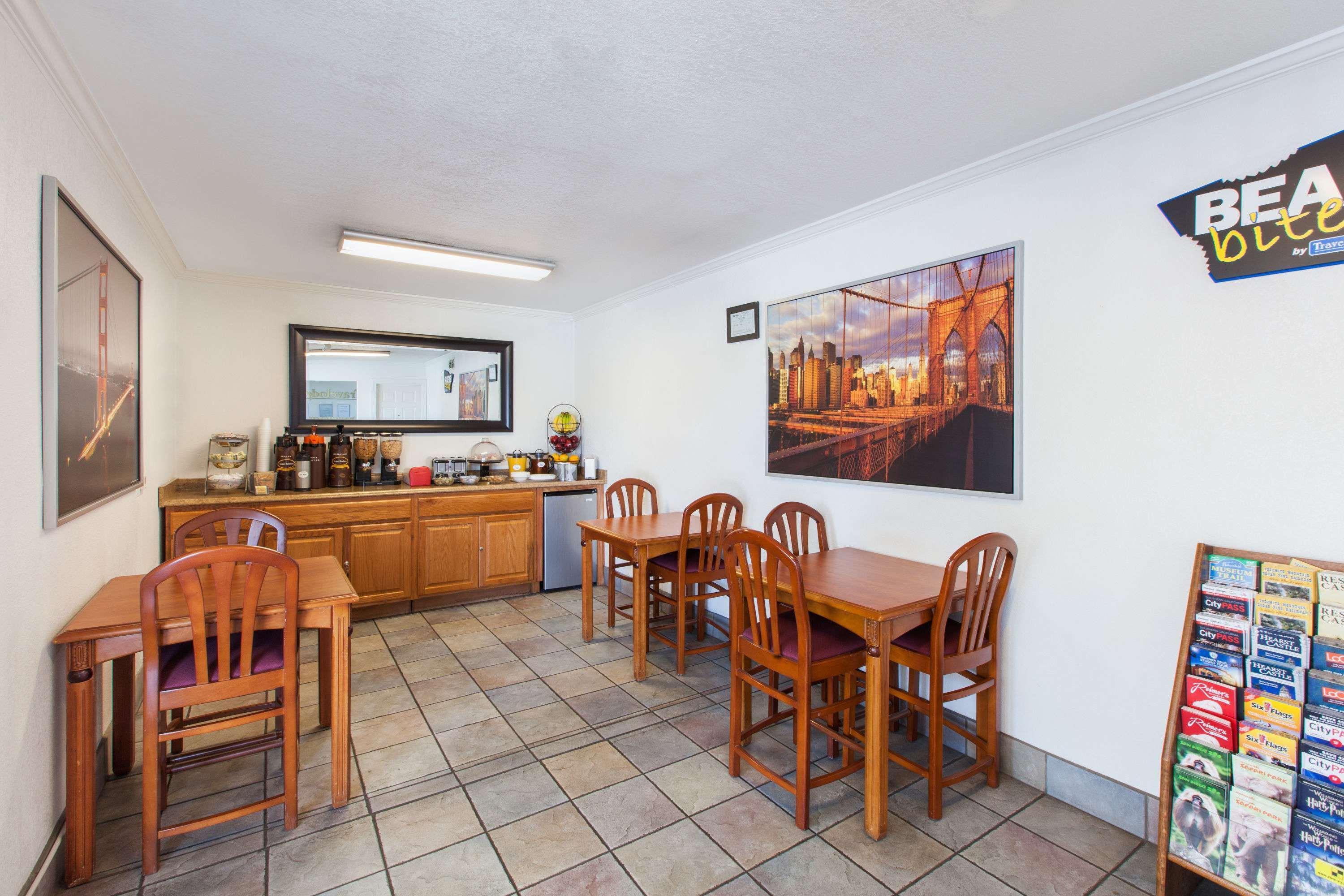 Travelodge By Wyndham Los Banos Ca Εξωτερικό φωτογραφία