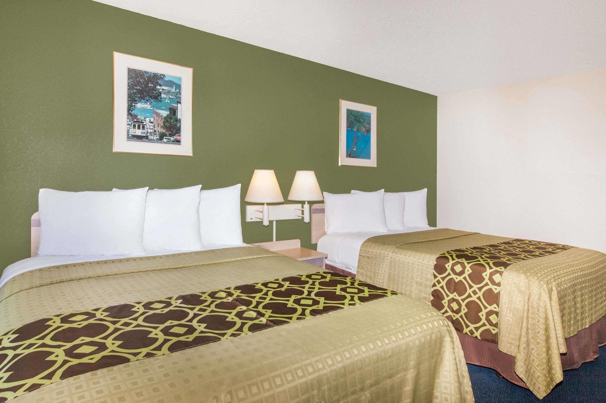 Travelodge By Wyndham Los Banos Ca Εξωτερικό φωτογραφία
